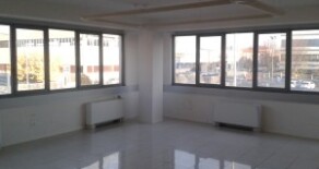 PRATO Via Galcianese. Ufficio in affitto. Richiesta euro 850/mese. Rif. PR177