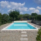 Renovated farmhouse with swimming-pool – Porzione di colonica con piscina.